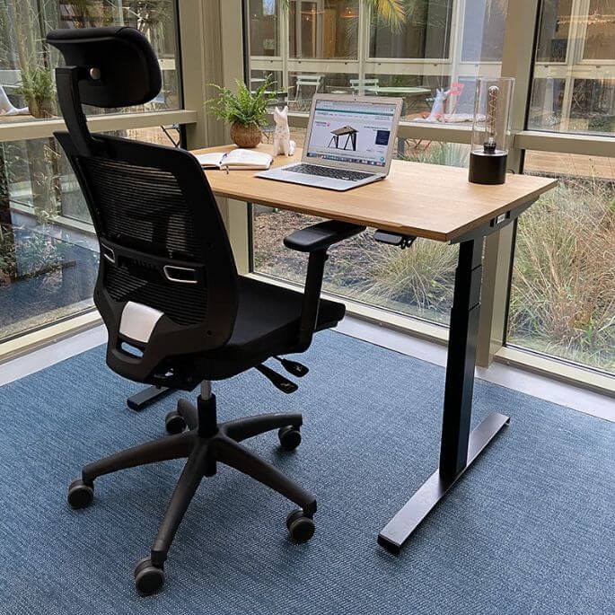 Bureau assis-debout à plateau en bois massif